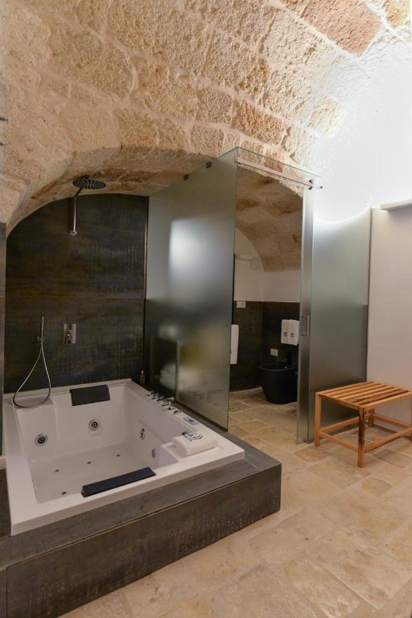 B-Welcome Rooms Of Charme E Relax Polignano a Mare Bagian luar foto