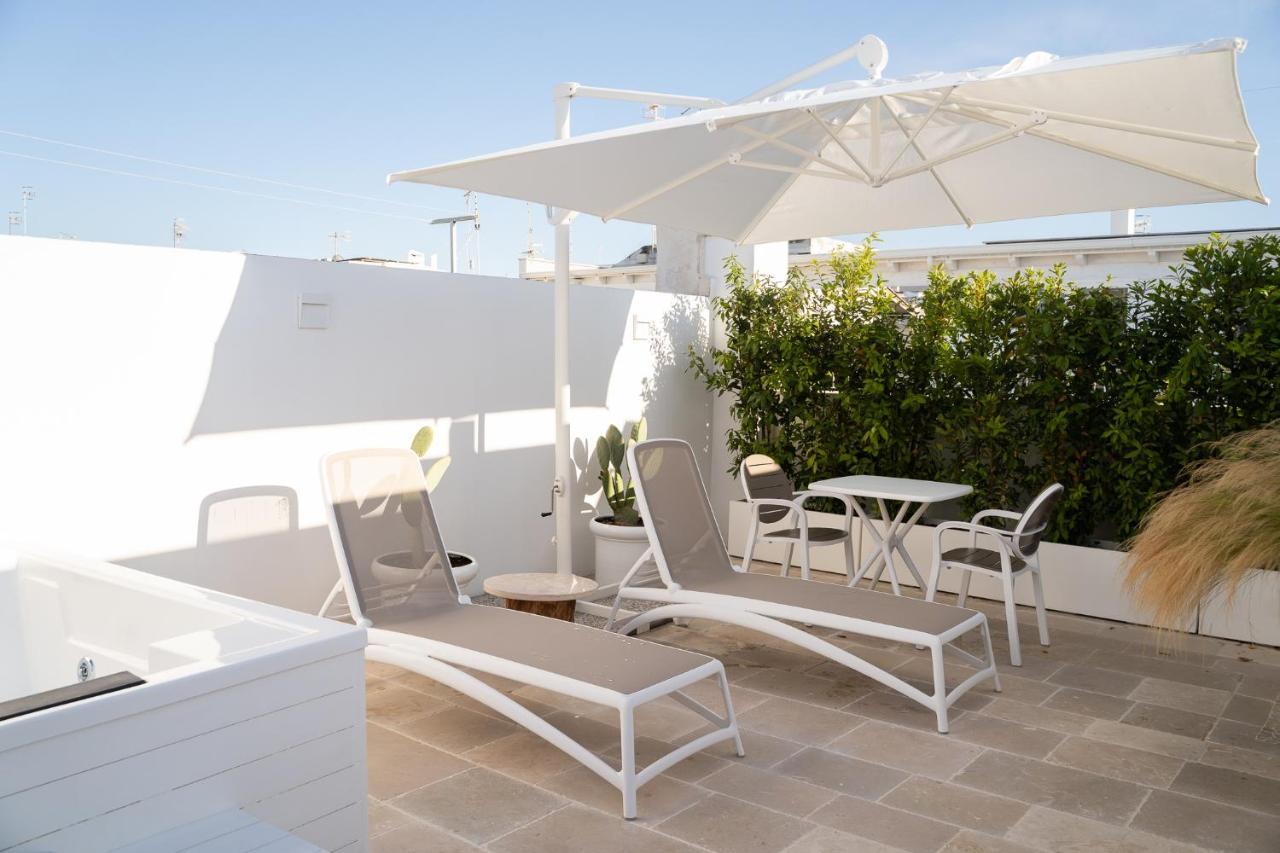 B-Welcome Rooms Of Charme E Relax Polignano a Mare Bagian luar foto