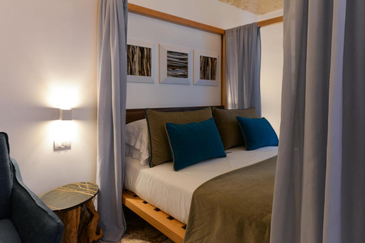 B-Welcome Rooms Of Charme E Relax Polignano a Mare Bagian luar foto