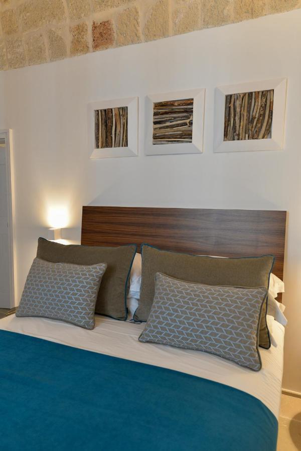 B-Welcome Rooms Of Charme E Relax Polignano a Mare Bagian luar foto