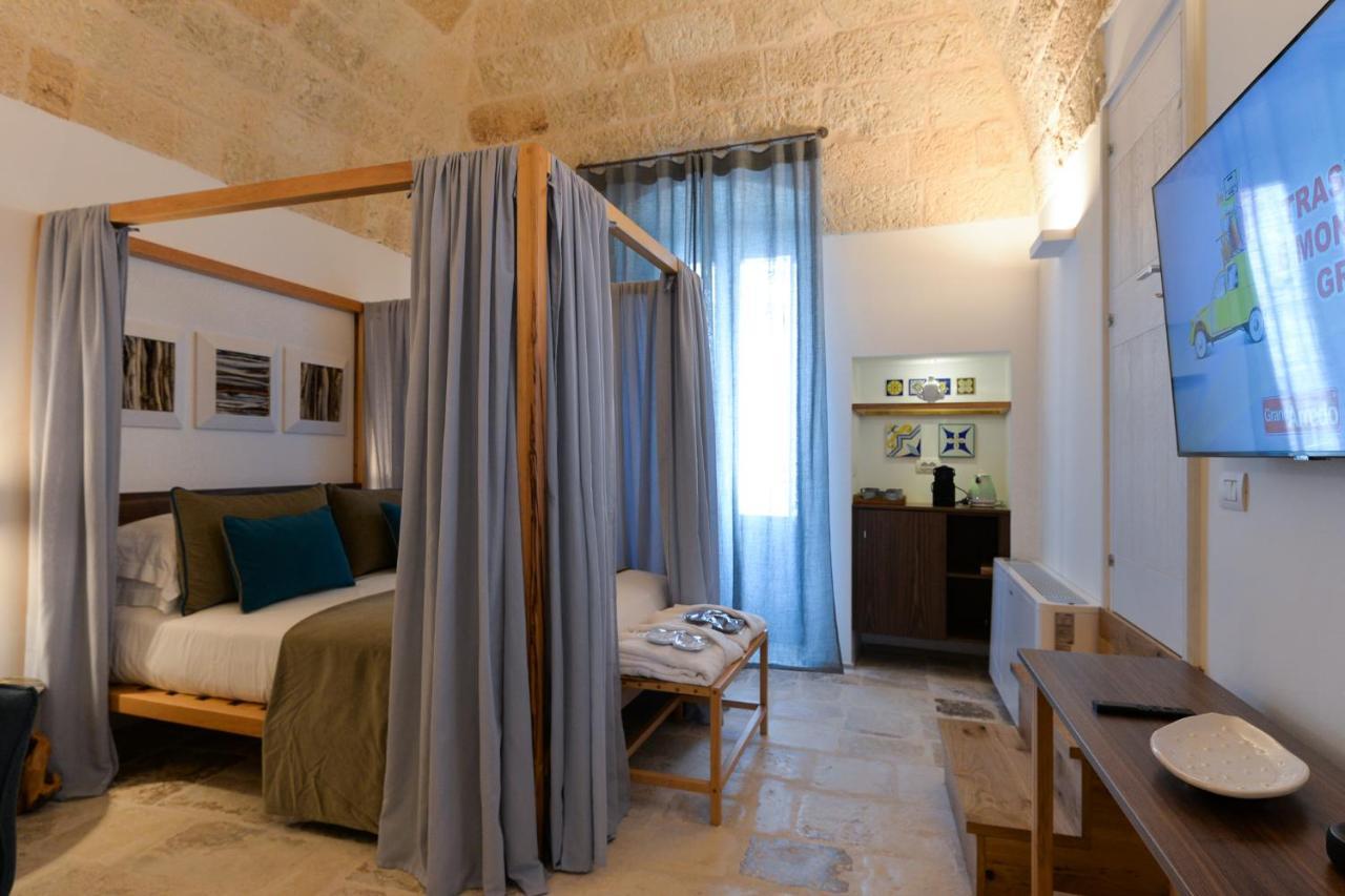 B-Welcome Rooms Of Charme E Relax Polignano a Mare Bagian luar foto