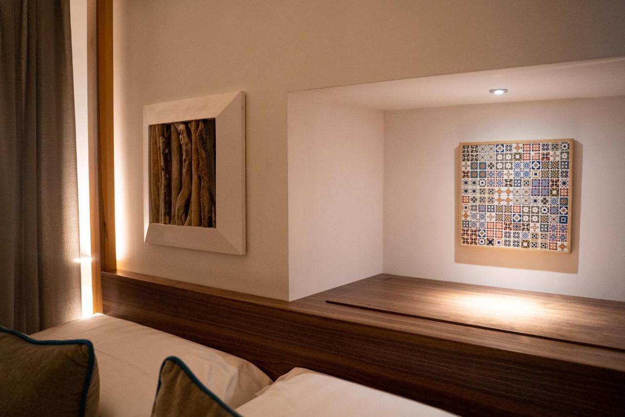 B-Welcome Rooms Of Charme E Relax Polignano a Mare Bagian luar foto