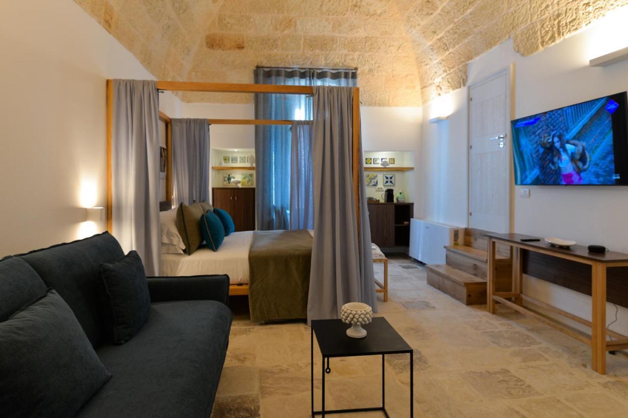 B-Welcome Rooms Of Charme E Relax Polignano a Mare Bagian luar foto